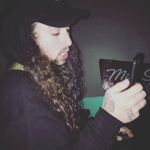 Meet your Posher, Wade - Picture 1 of 1